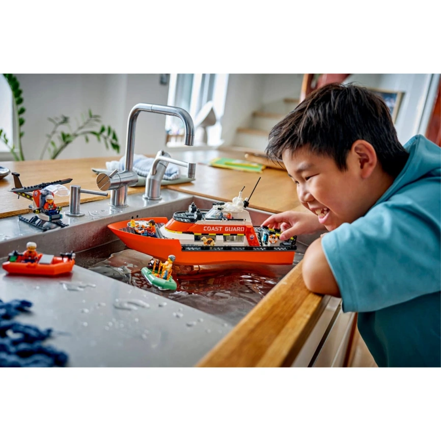 Конструктор LEGO City Coast Guard Rescue Boat & Helicopter 60504 фото 8